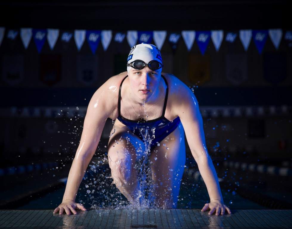 Leonie Van Noort gets out of the pool.